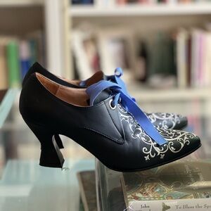 John fluevog Zoe black size 8